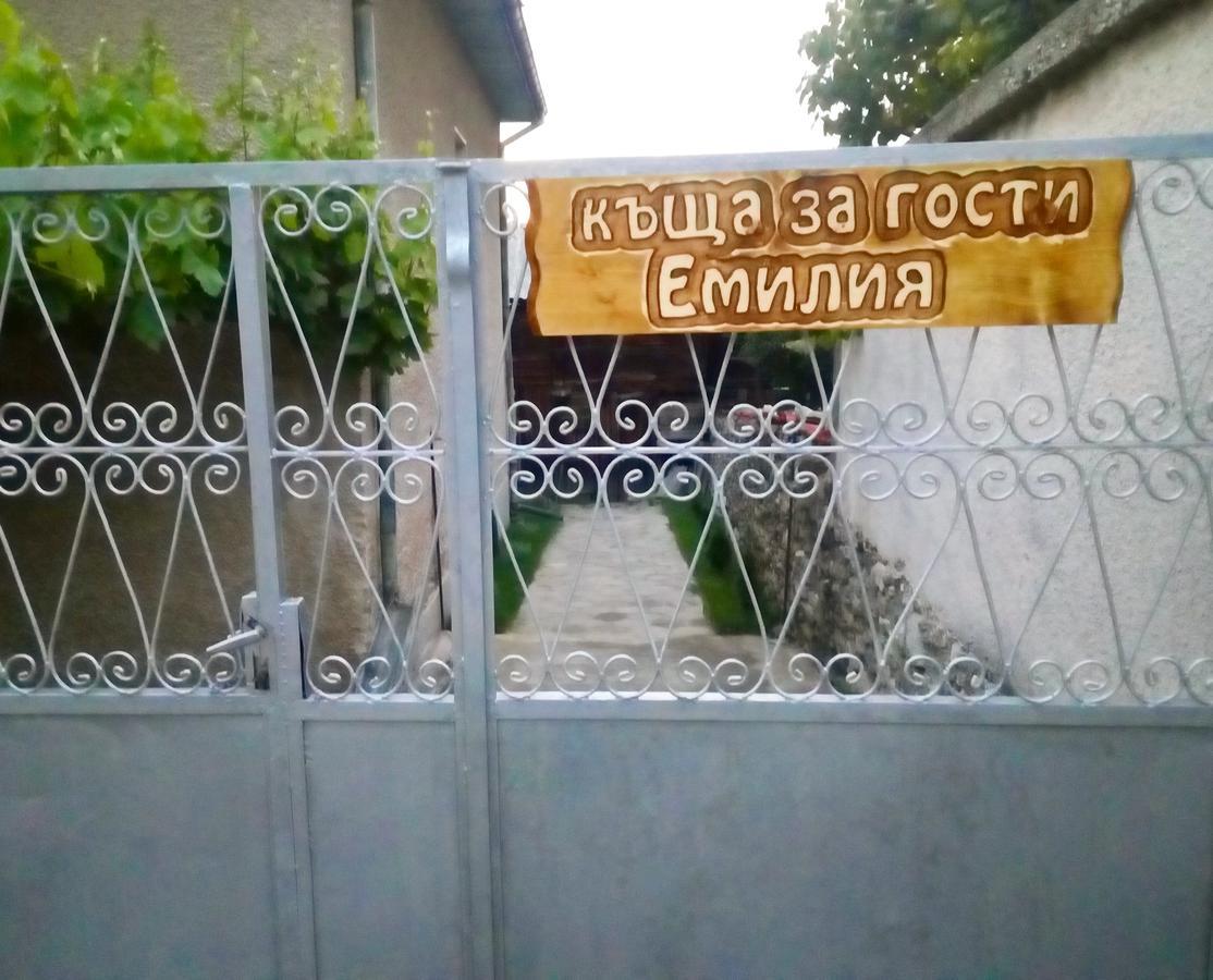 Guest House Emiliya Ovchartsi  Exteriér fotografie